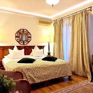 rezervați aici